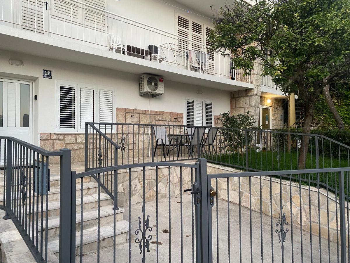 Napjacu With Own Parking And Garden Daire Herceg Novi Dış mekan fotoğraf